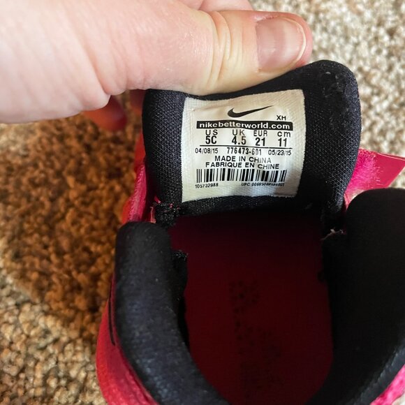 Nike Lebron James Pink toddler size 5 - Picture 4 of 6